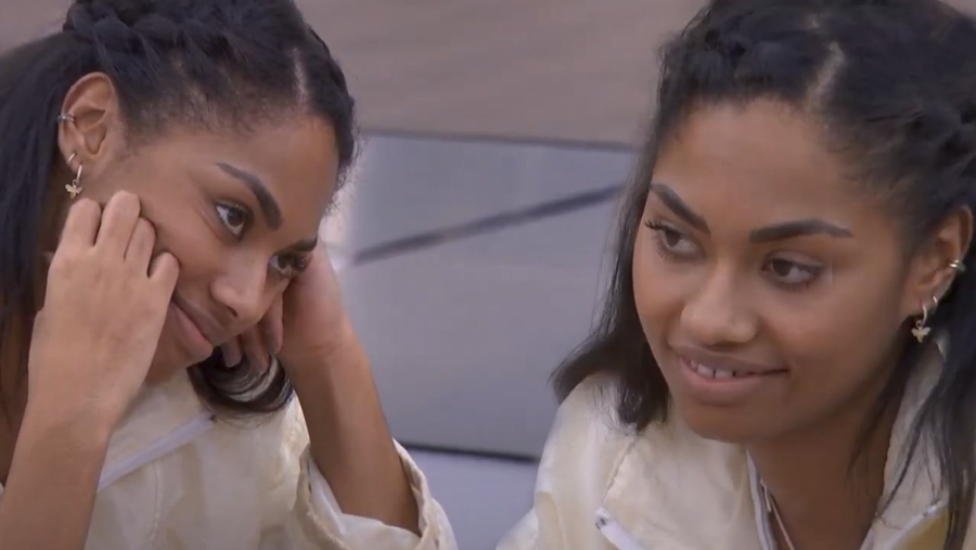 A Nia se le cae la baba con el trabajo de Anne 