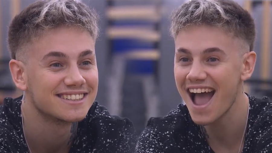 Las caras de Hugo viendo los vídeos de Anne y Gèrard