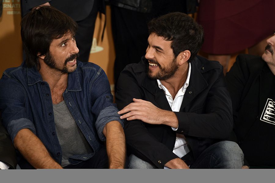 Hugo Silva y Mario Casas en el photocall de 