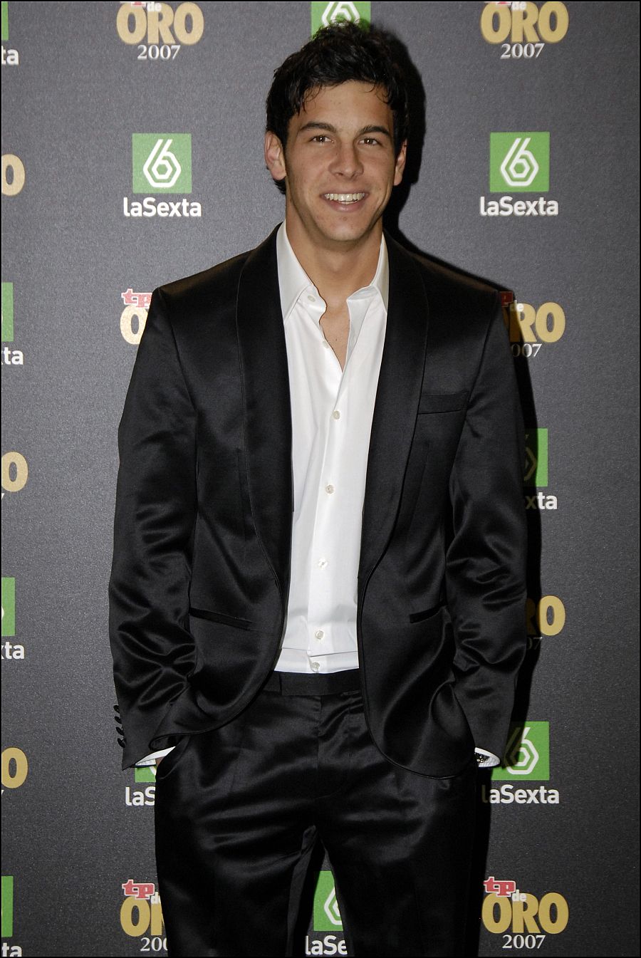 .Mario Casas posando durante los Premios TP de Oro en 2007