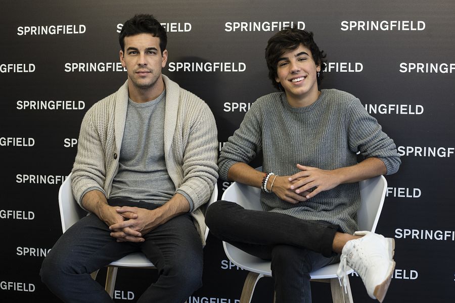 Mario Casas y Óscar trabajaron juntos como modelos para una firma de ropa