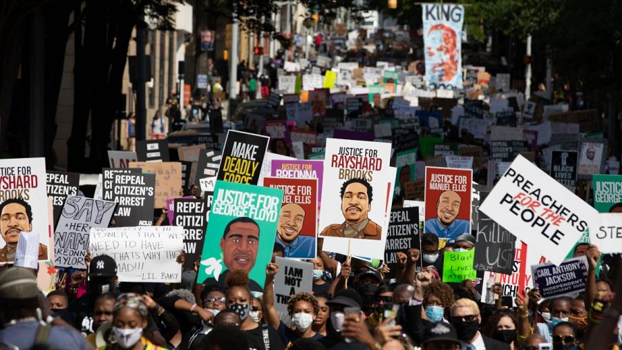 Miles de manifestantes han participado en la marcha por la justicia en el centro de Atlanta, Georgia