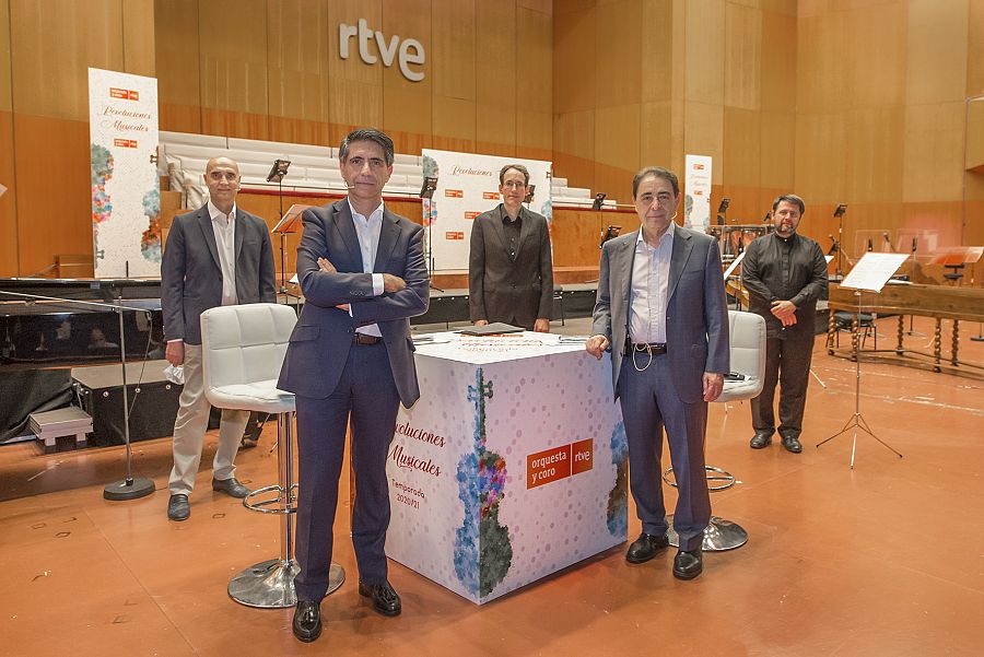 Manuel Ventero, Federico Montero y los directores de la orquesta y coro