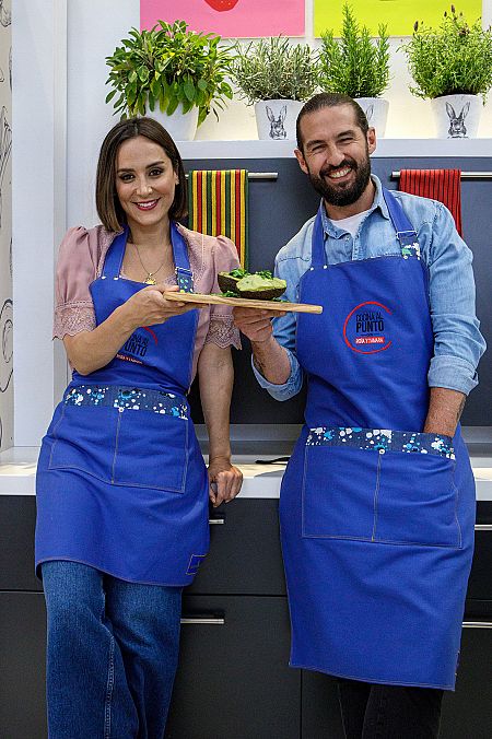 Javier Peña y Tamara Falcó, con el resultado final en 'Cocina al punto con Peña y Tamara'