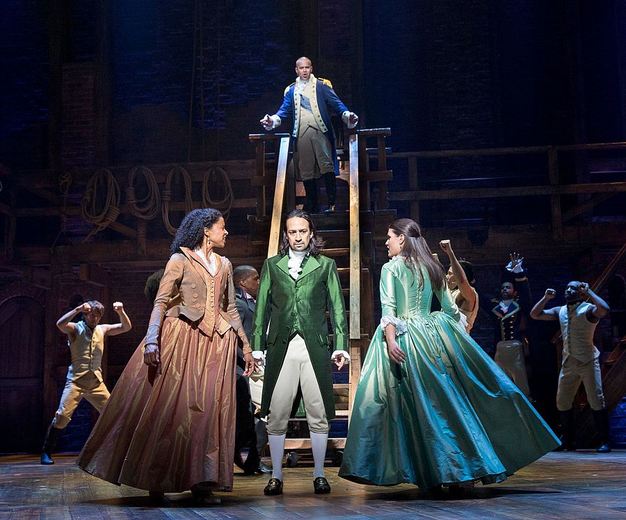 Alexander Hamilton, Aaron Burr y las hermanas Schuyler en el climático final del primer acto de 'Hamilton'