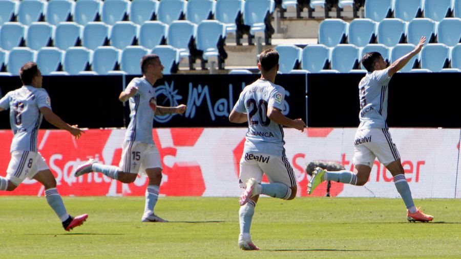 Imagen: Sus compañeros persiguen a Nolito para celebrar el gol del sanluqueño