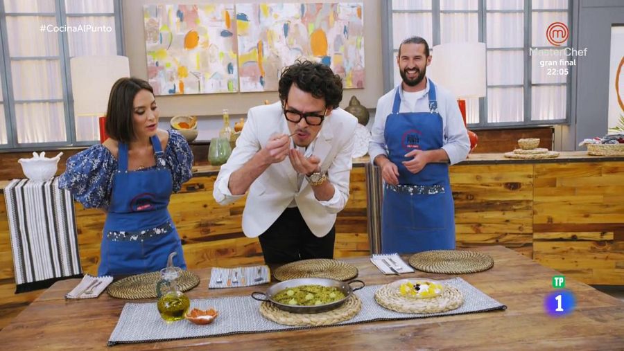 Juan Avellaneda ha sido el encargado de probar los platos del primer programa