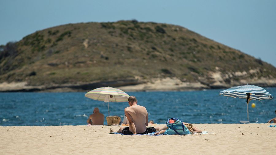 Nueva normalidad en las playas de Magaluf