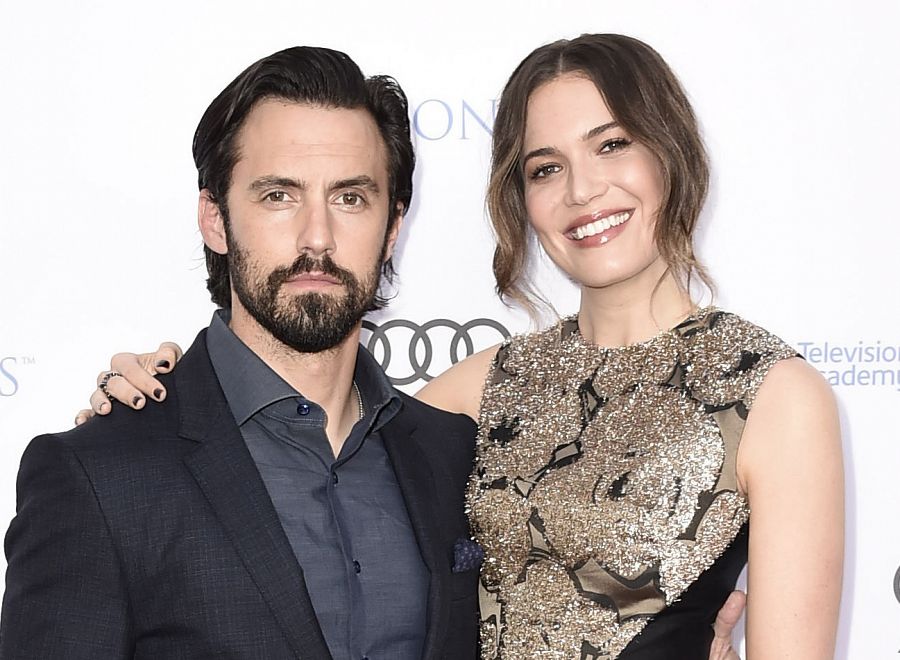 Milo Ventimiglia y Mandy Moore en una entrega de premios de televisión en Beverly Hills, 2017