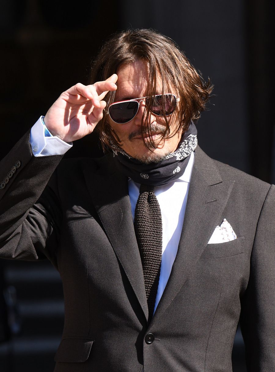 Johnny Depp llegando a la corte suprema de Londres en su juicio contra The Sun