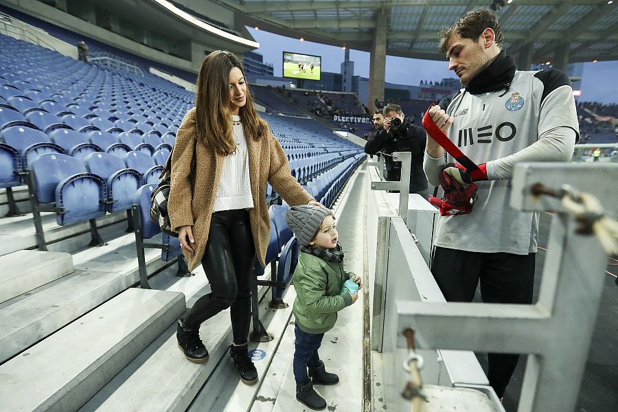 Iker con Sara y Martín durante un entrenamiento del Oporto