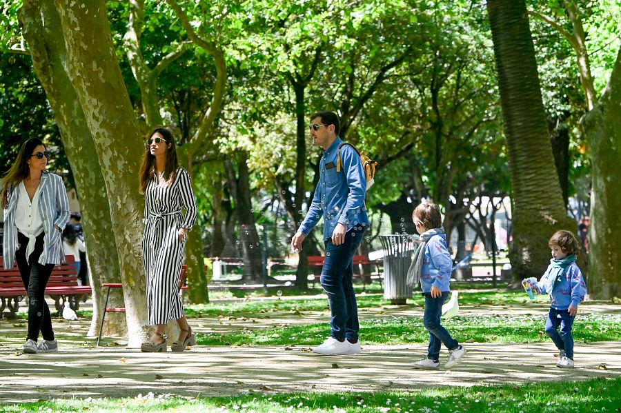 La pareja pase con Martín y Lucas por Oporto