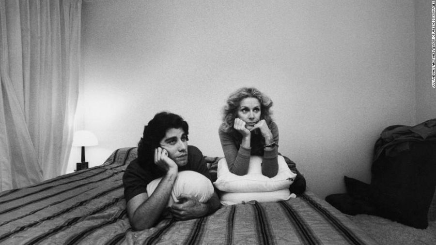 John Travolta se enamoró perdidamente de Diana Hyland, 18 años mayor que él