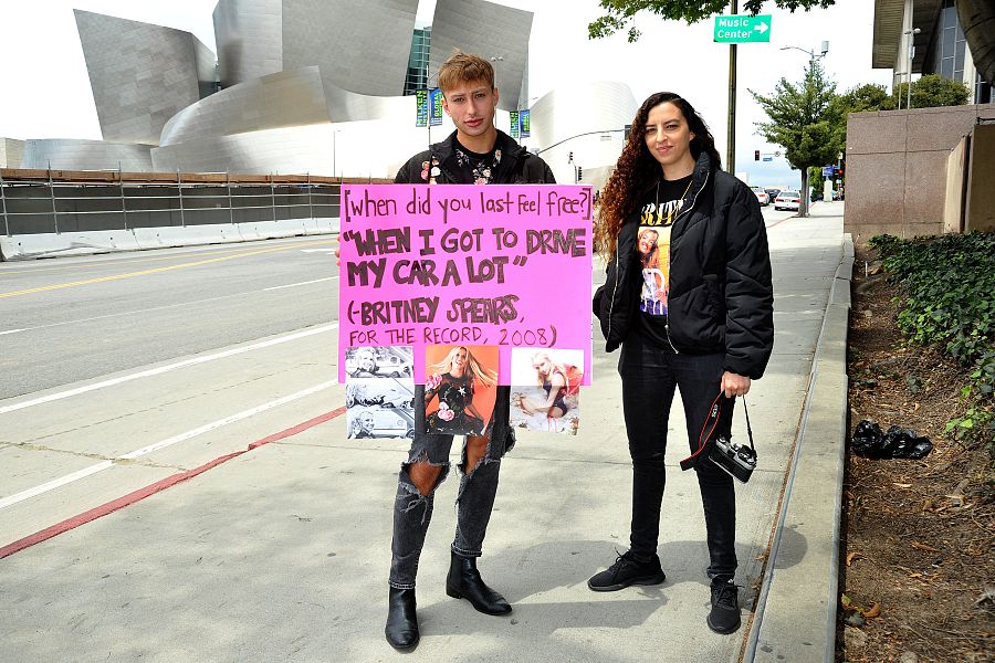 Seguidores de Britney Spears a las puertas de los juzgados de Los Ángeles