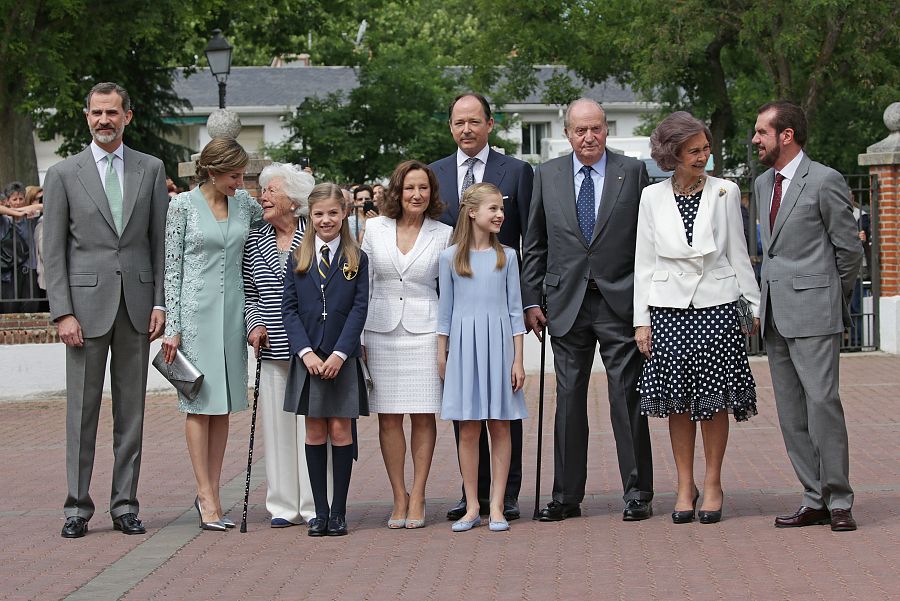 Foto de familia en la comunión de la infanta Sofía