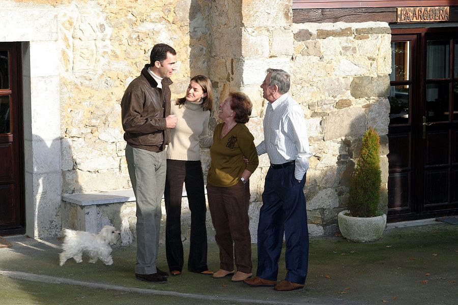El príncipe Felipe conoce a los abuelos paternos de Letizia Ortiz