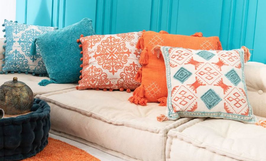 Los cojines son un elemento esencial en la decoración para dar uniformidad al color