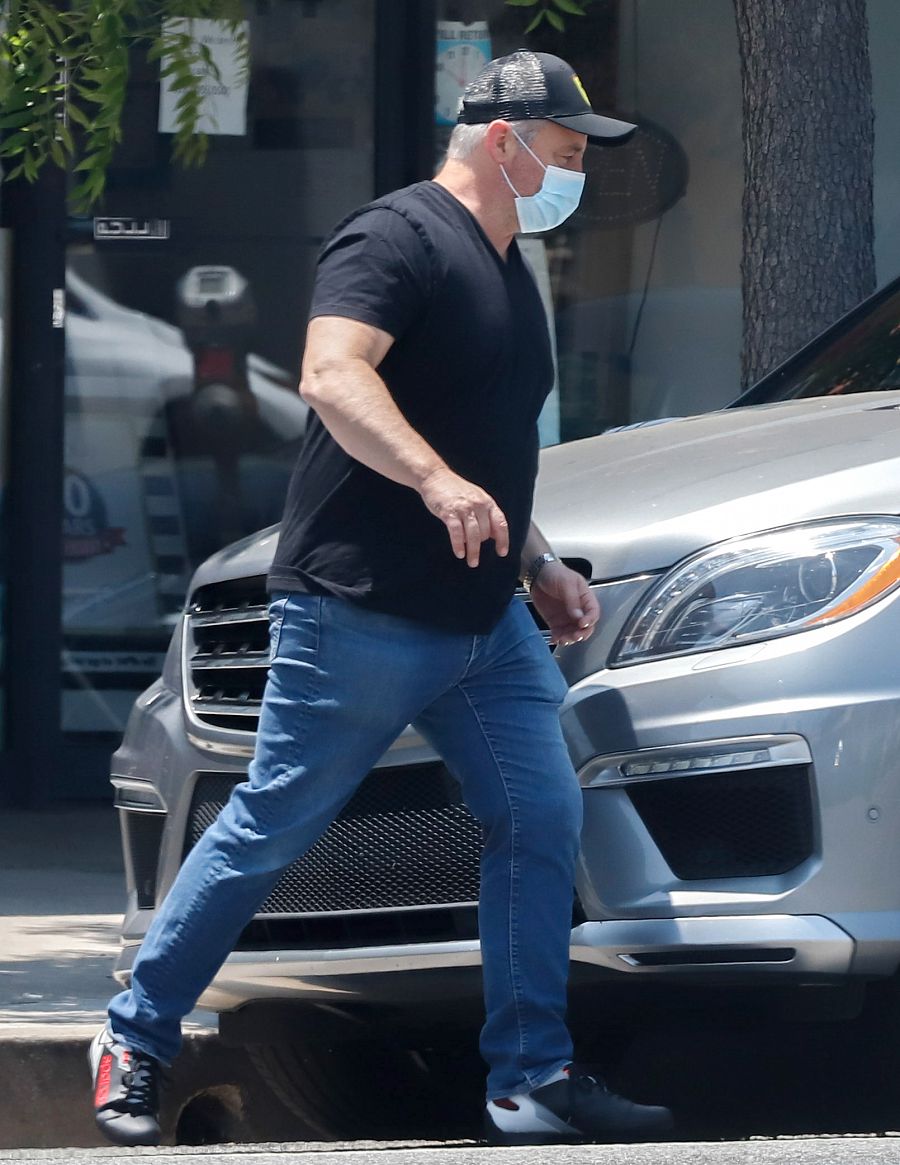 El actor Matt LeBlanc recogiendo una pizza en Los Ángeles