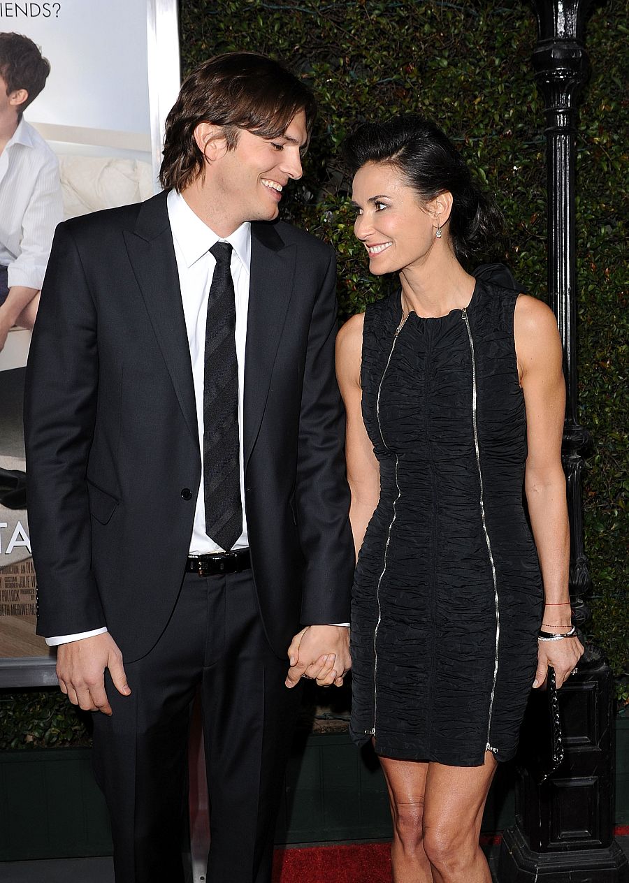 Ashton Kutcher y Demi Moore en la premiere de 'Sin compromiso' en Los Ángeles, en 2011