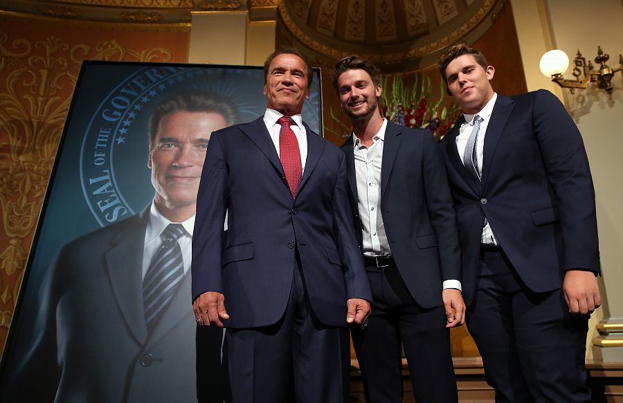 Arnold Schwarzenegger con sus hijos Patrick y Christopher