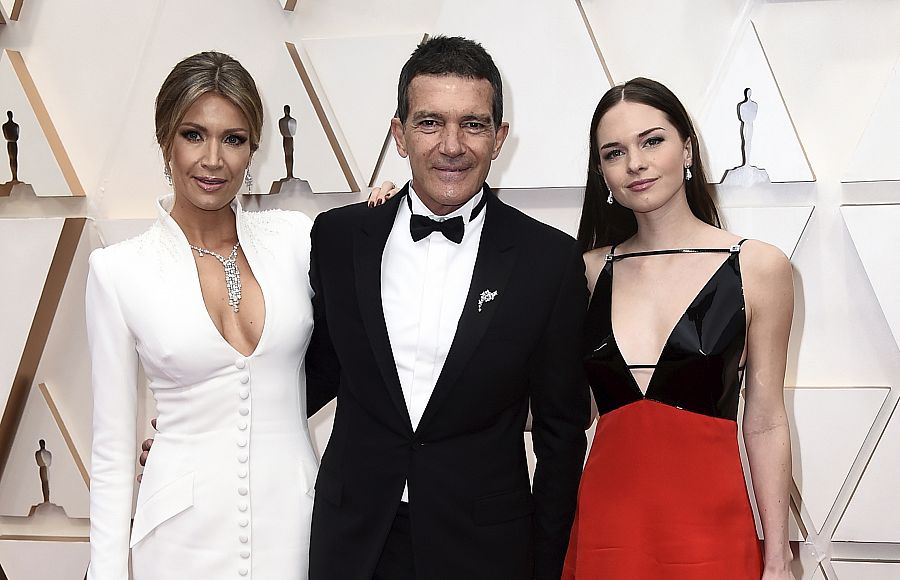 Antonio Banderas con su hija Stella Banderas y Nicole Kimpel