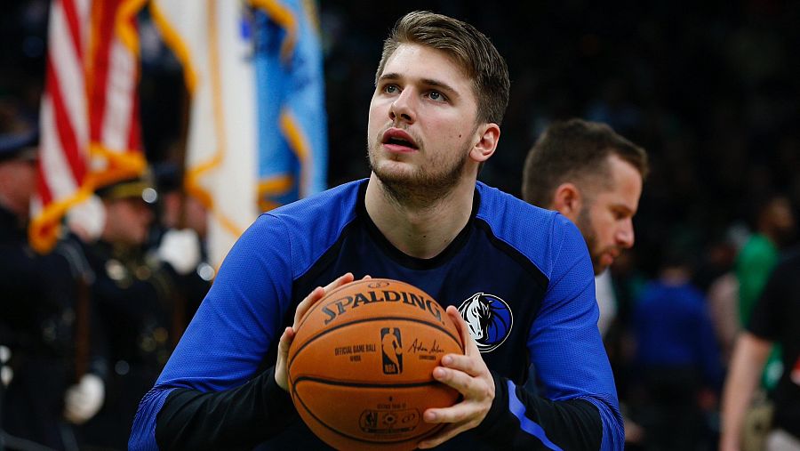 Luka Doncic, antes de un partido con Dallas Mavericks