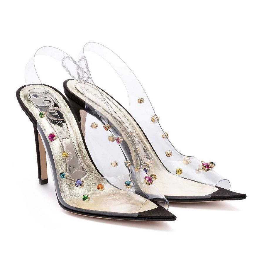 La última tecnología permite imprimir en vinilo transparente destacando la luz y feminidad del pie de la mujer