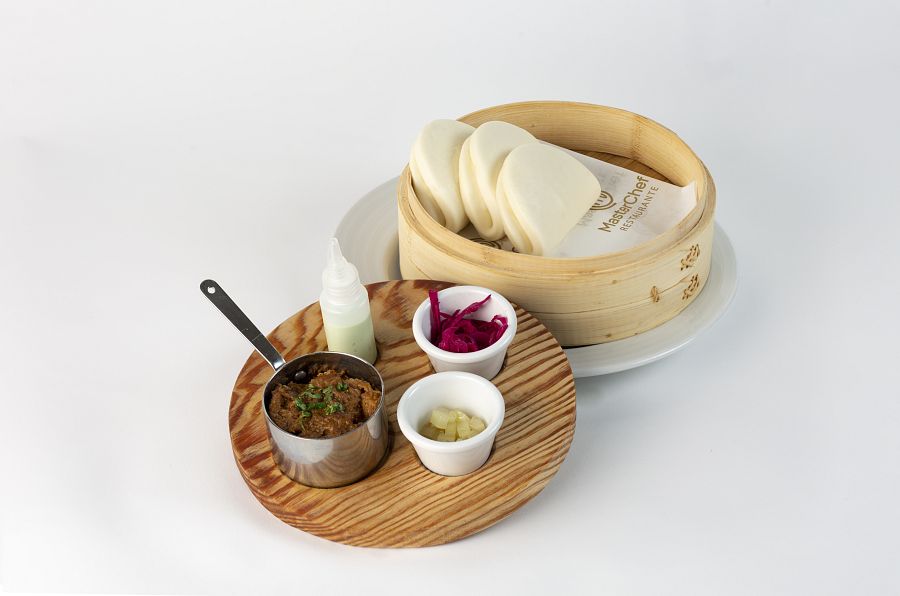 Bao de carrilleras ibéricas, encurtidos caseros y mayonesa de Wasabi de Carlos Maldonado