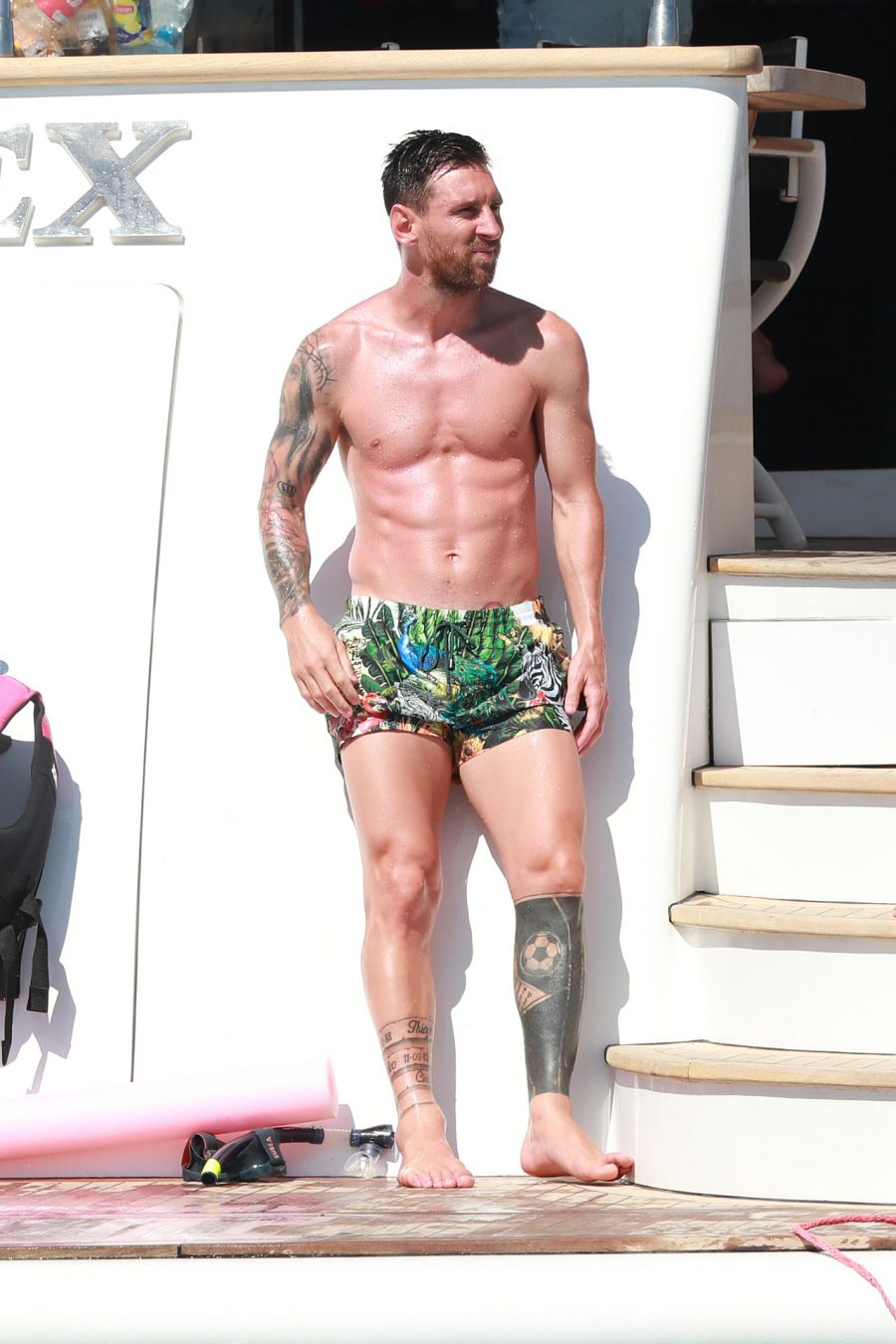 Leo Messi en un yate en Ibiza durante sus vacaciones