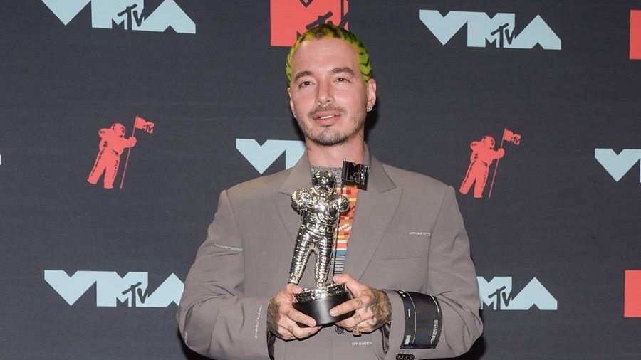 El artista J Balvin en los MTV Video Music Awards de 2019