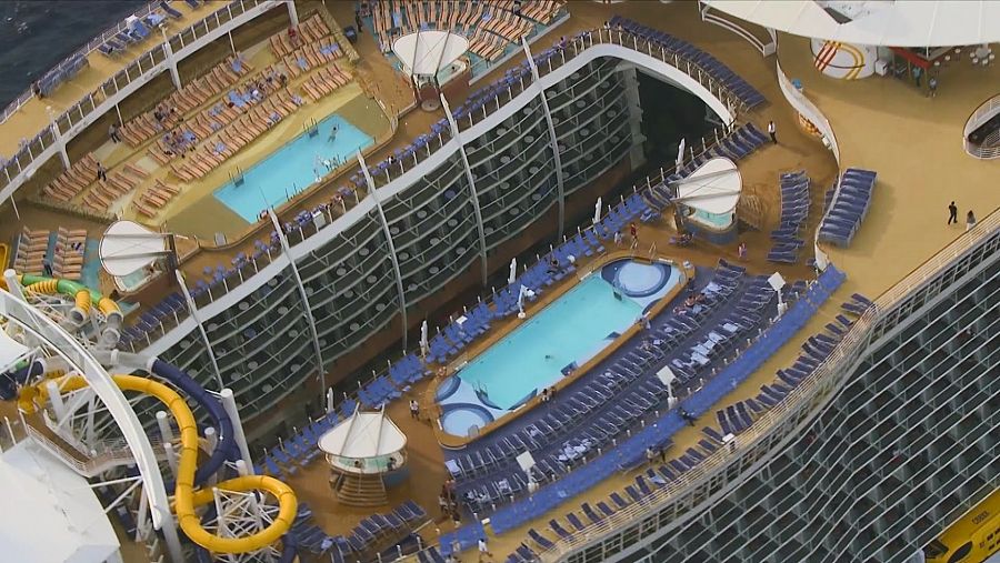 Vacaciones a bordo de una ciudad flotante repleta de excesos