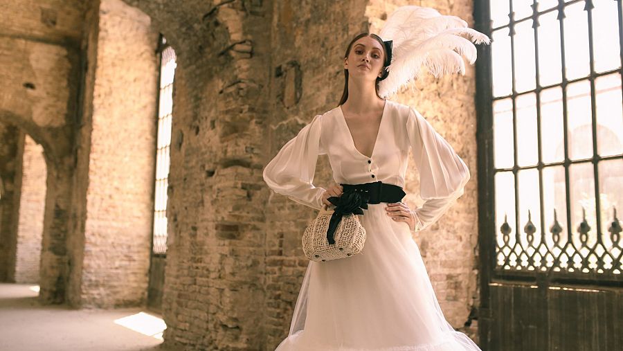 Existe una tendencia de que las prendas para novias e invitadas son atemporales, no están enmarcadas en una estación