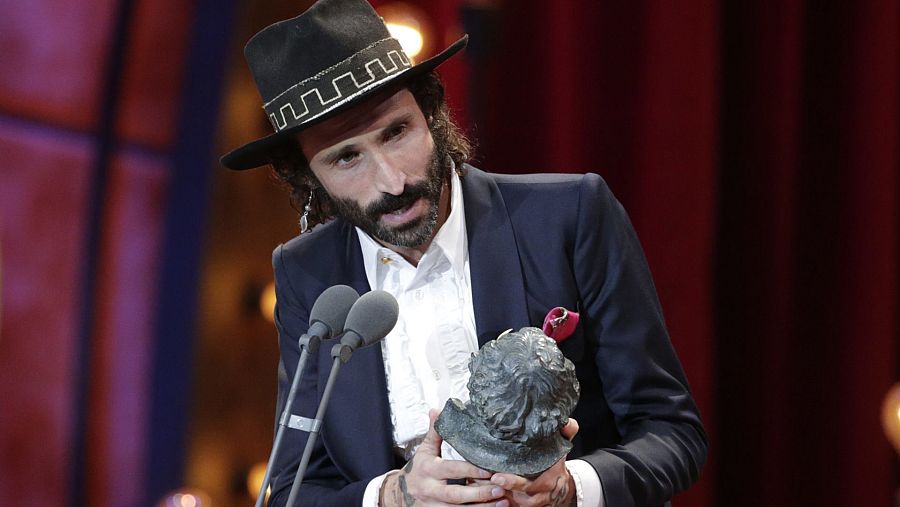 Leiva eligió un modelo de La Condesa para una ocasión tan especial como es recoger un premio Goya