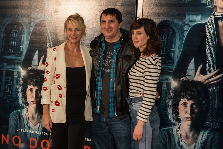 Belén Rueda, Natialia de Molina y Gustavo Hernández, director de 'No dormirás'