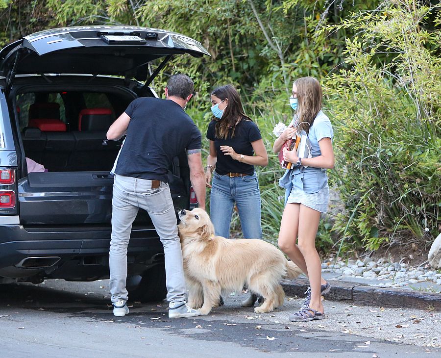 Ana de Armas junto a Ben Affleck y la hija del actor, Violet