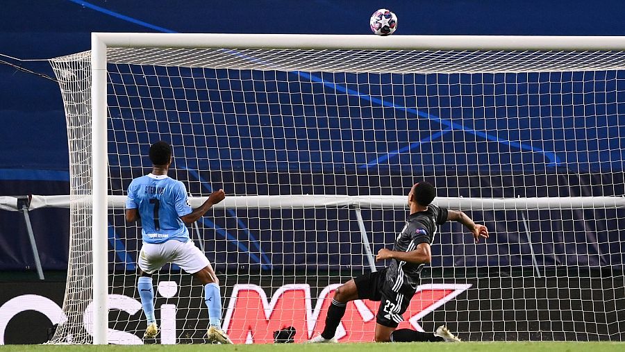 Así fue el incomprensible fallo de Sterling, perdiendo 1-2 a falta de 10 minutos