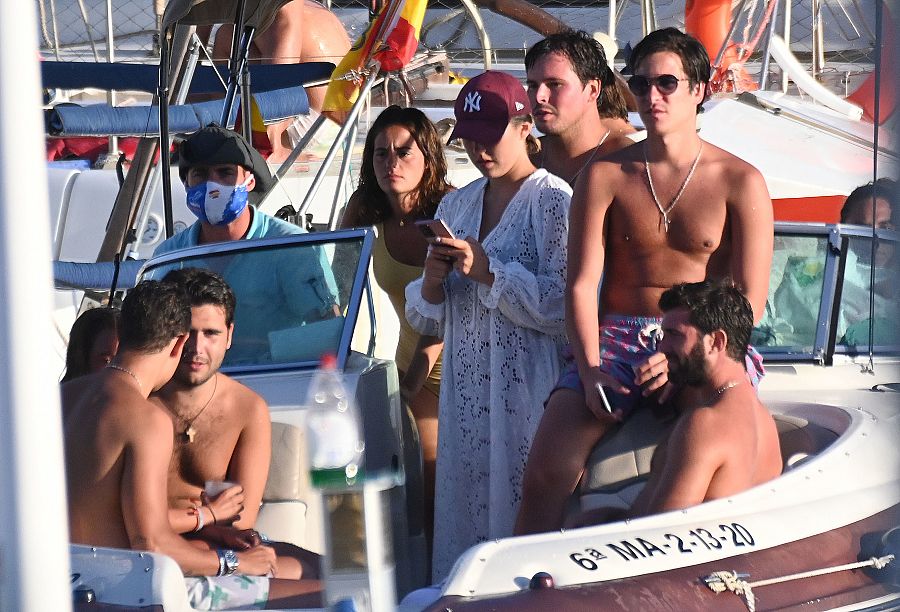 Alba Díaz y sus amigos se divierten en Marbella