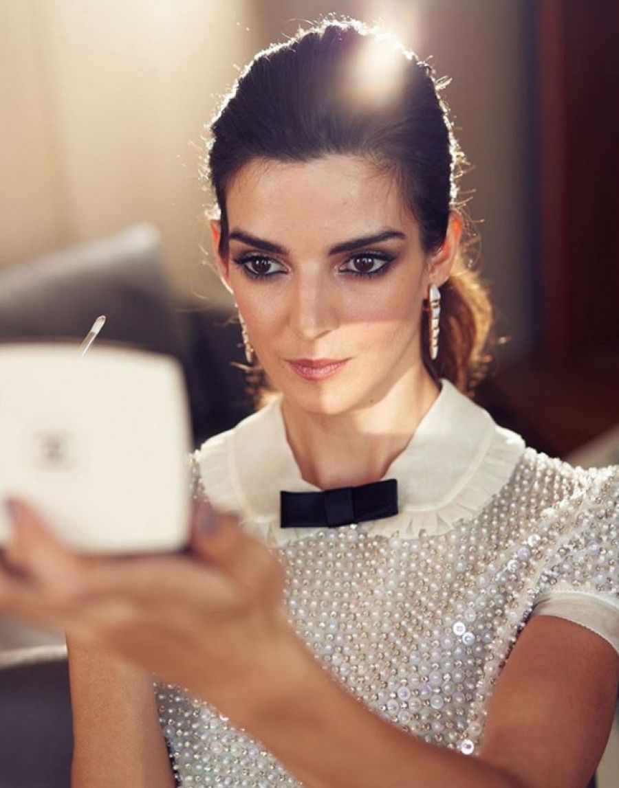 Clara Lago, con maquillaje de la firma Chanel Beauty