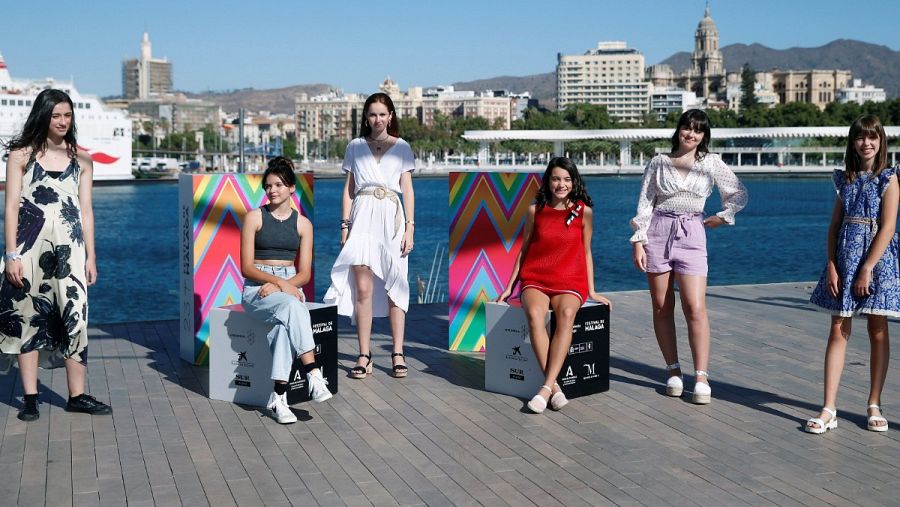 El elenco de la película 'Las niñas' posa en el Festival de Cine de Málaga