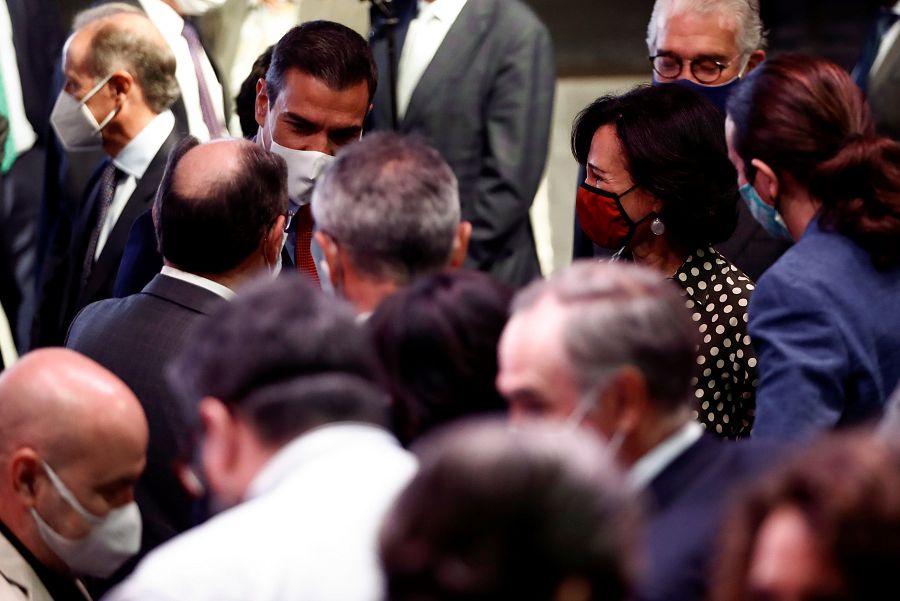 Sánchez apela a la unidad frente a la pandemia en una conferencia en Madrid