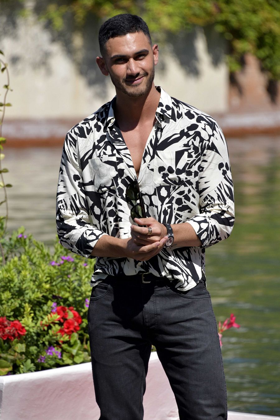 Alejandro Speitzer llega al Festival de Venecia