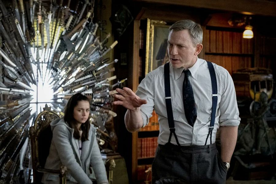  Ana de Armas y Daniel Craig en 'Puñales por la espalda'