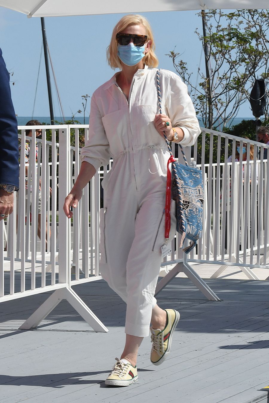 Cate Blanchett acude al cine en su llegada al Festival de Venecia