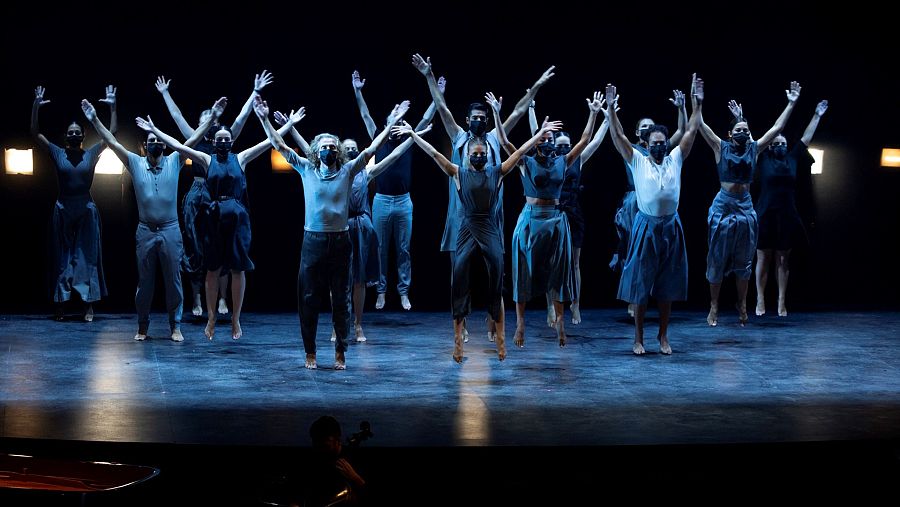Varios bailarines en una de las actuaciones de la gala de entrega de los XXIII Premios Max de la artes escénicas