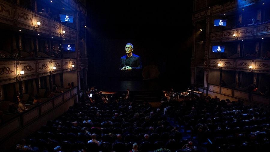 El actor Antonio Banderas habla por videoconferencia tras recibir la Medalla de Honor de la SGAE