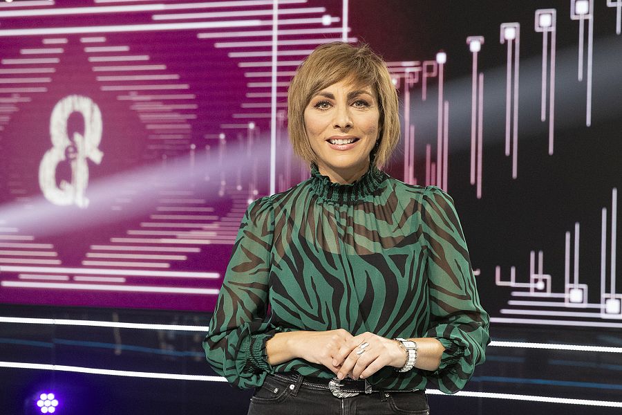 Mamen Asencio presenta '¿Quién educa a quién?'