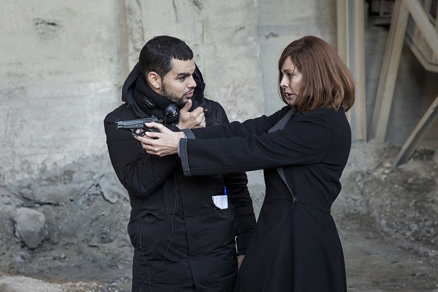 Belén Rueda y David Victori, en el rodaje de 'El Pacto'