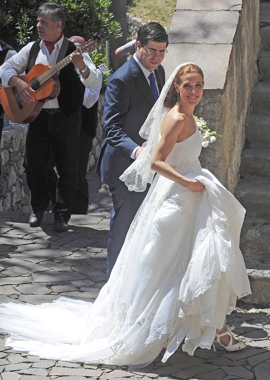 LA PRESENTADORA RAQUEL SANCHEZ SILVA EN EL DIA DE SU BODA CON MARIO BIONDO EN EL PALACIO DEL DUCCI SANT STEFANO EN TAORMINA