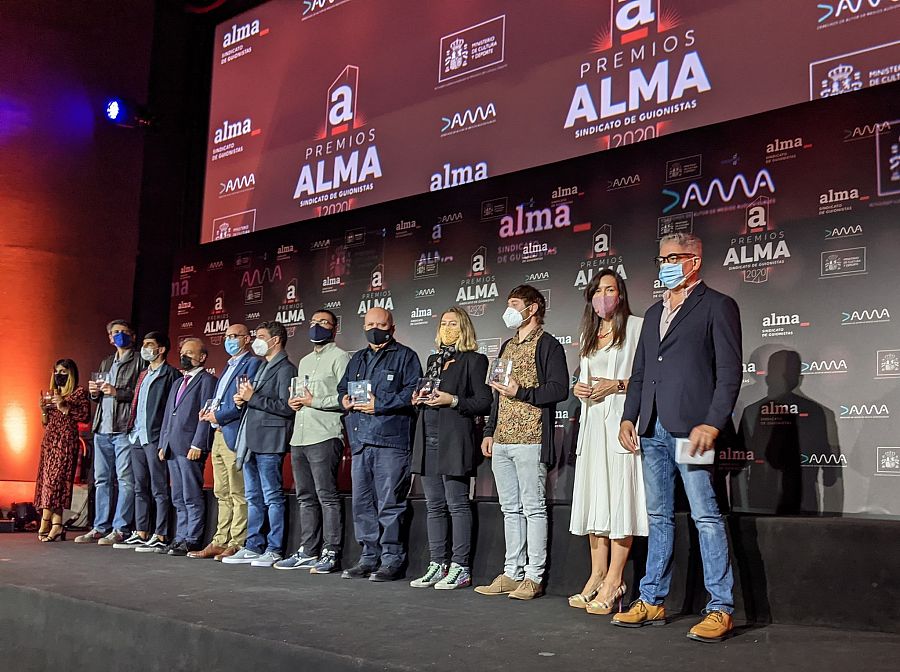 Foto de familia de los premiados