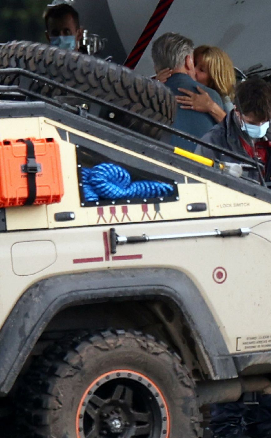 Sam Neil y Laura Dern se besan en el rodaje de Jurassic World: Dominion